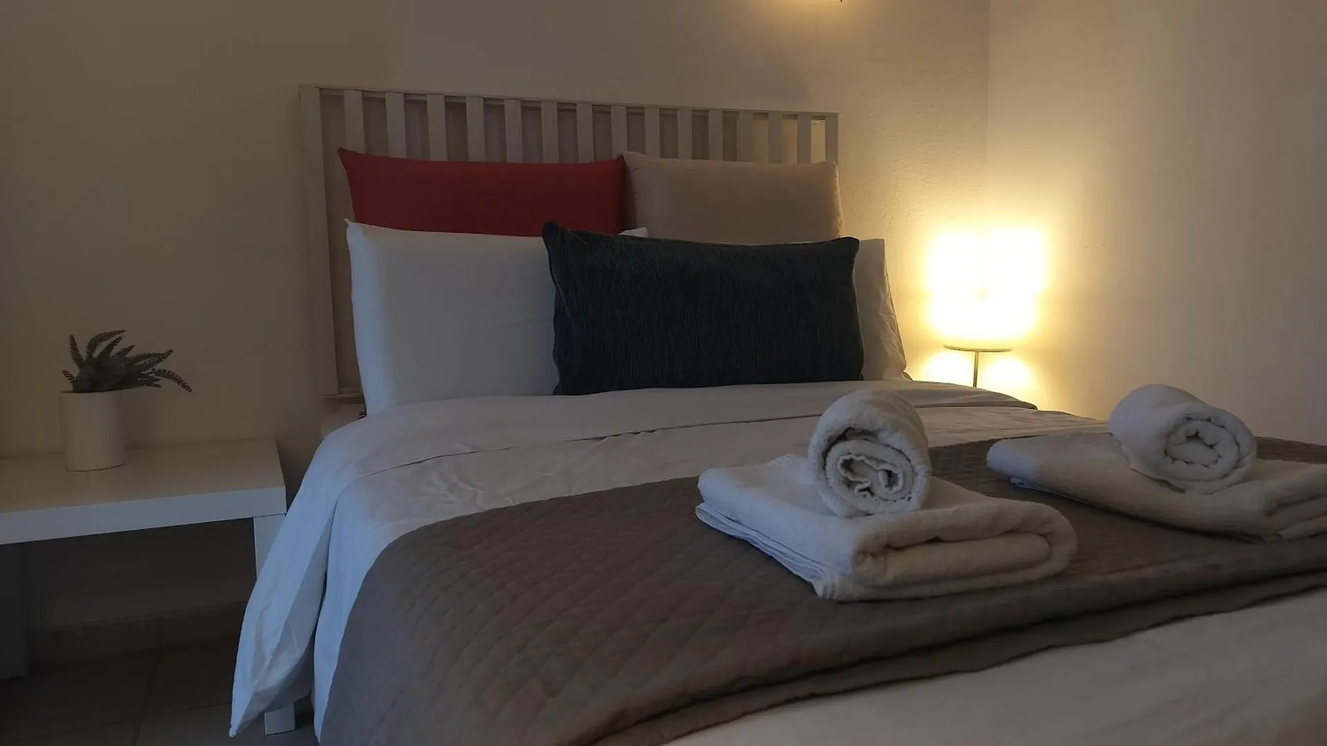 Apartament Trykonos Garden - Explore Center By Foot - Easy Free Parking - Close To Helexpo