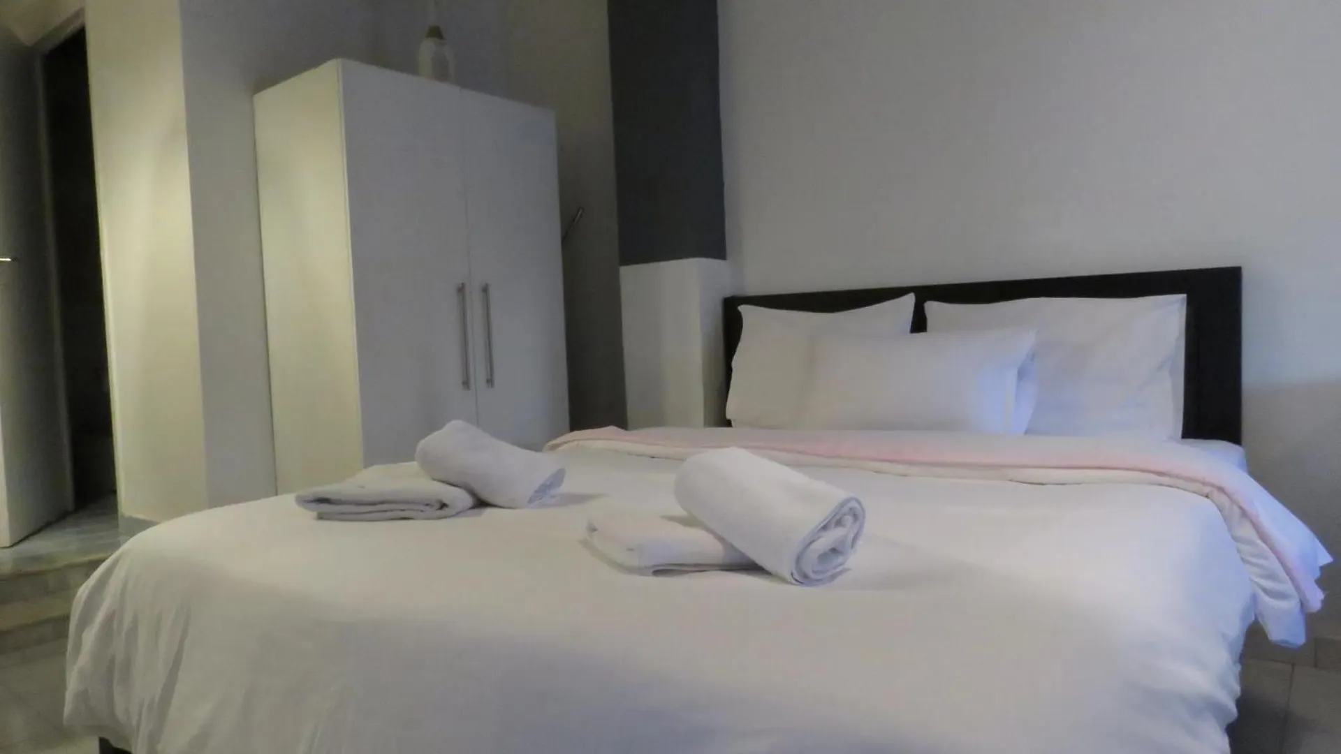 Apartament Trykonos Garden - Explore Center By Foot - Easy Free Parking - Close To Helexpo