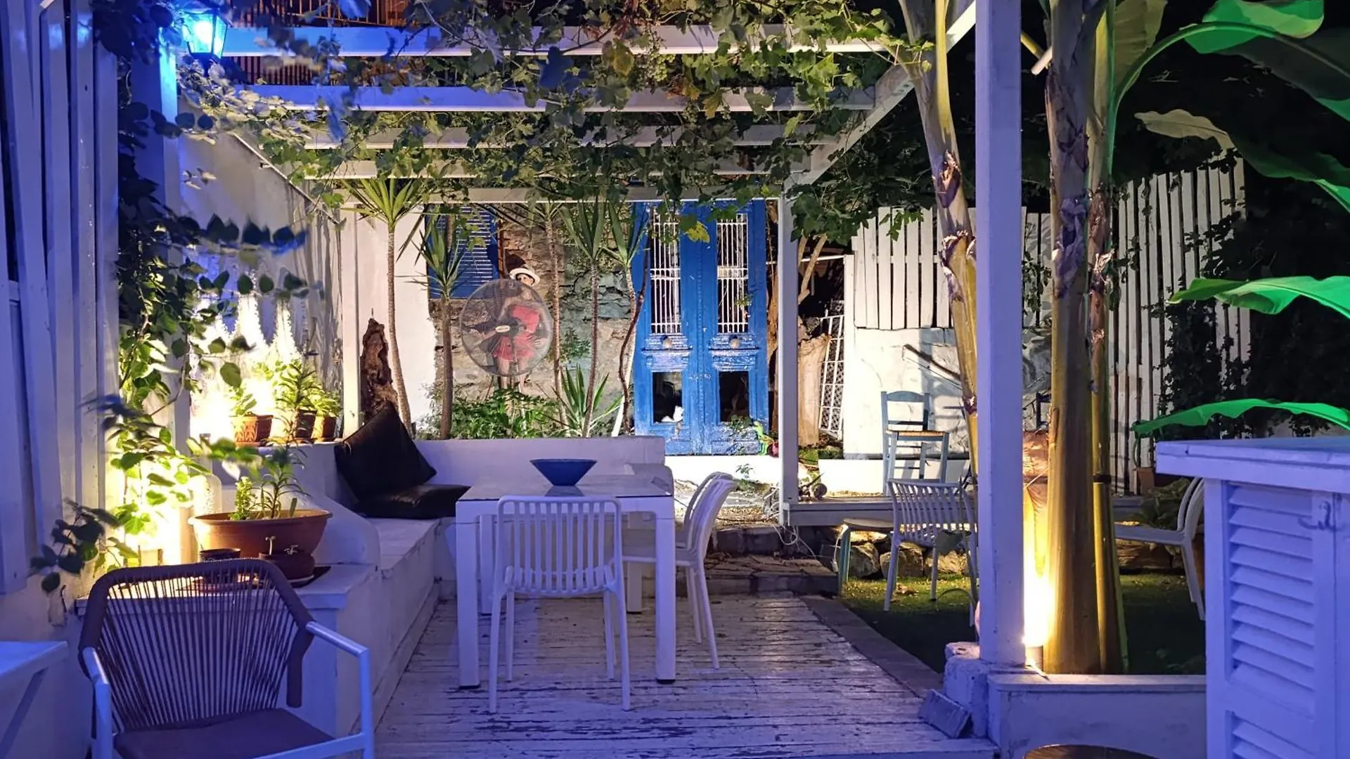 Trykonos Garden - Central Oasis With Free Parking - Walk To Center, Helexpo & University Thessaloníki