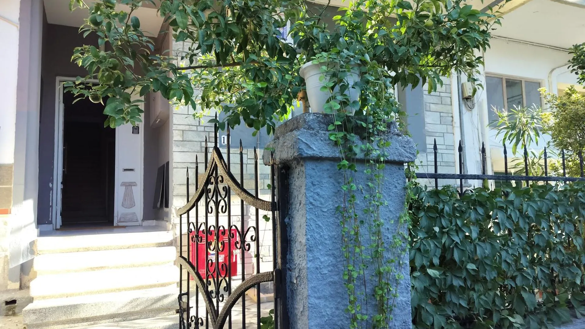 Trykonos Garden - Explore Center By Foot - Close To Helexpo & University Thessaloniki 0*,  Greece